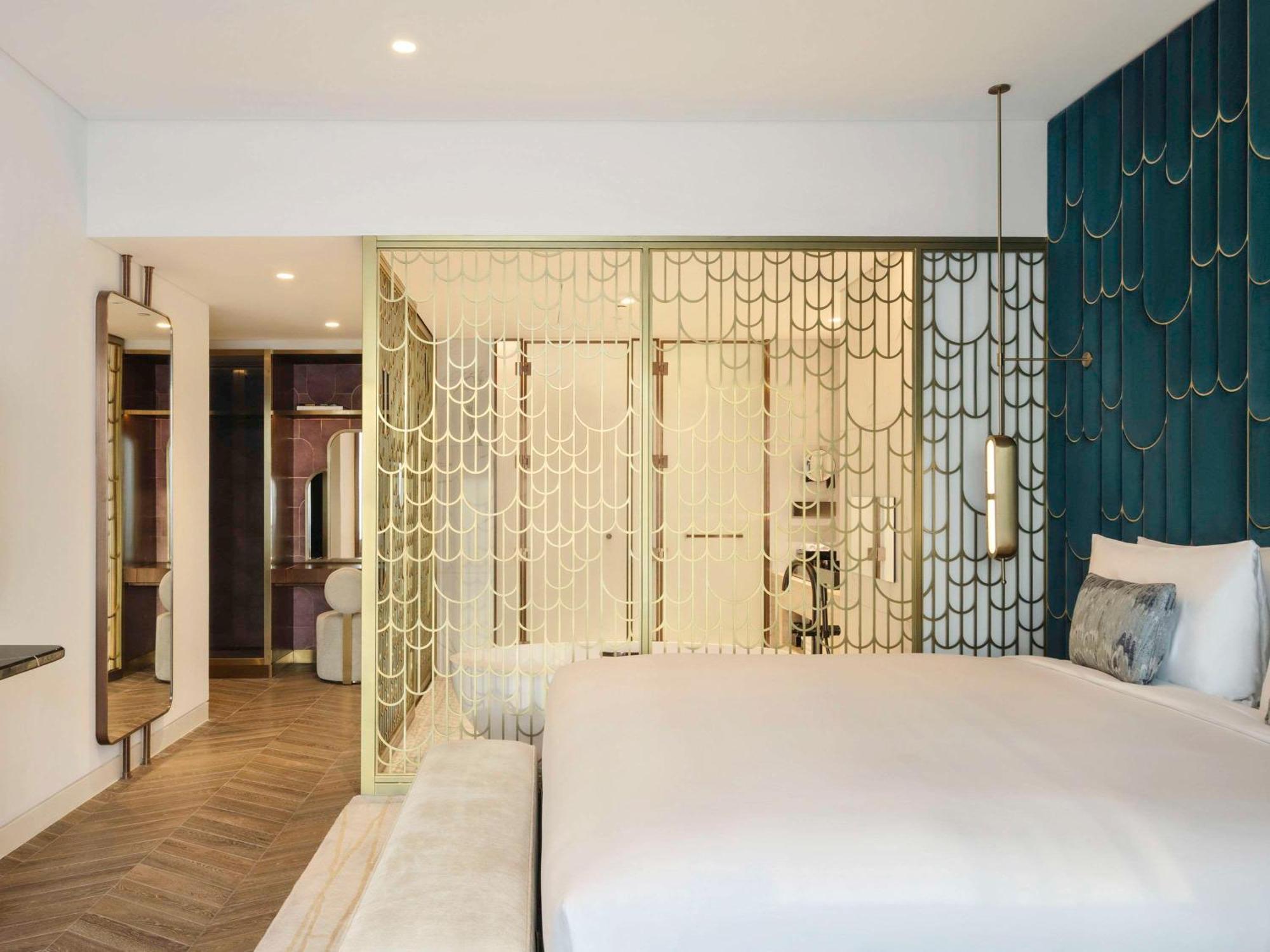 Hotel So/ Uptown Dubaj Zewnętrze zdjęcie A bedroom at the hotel