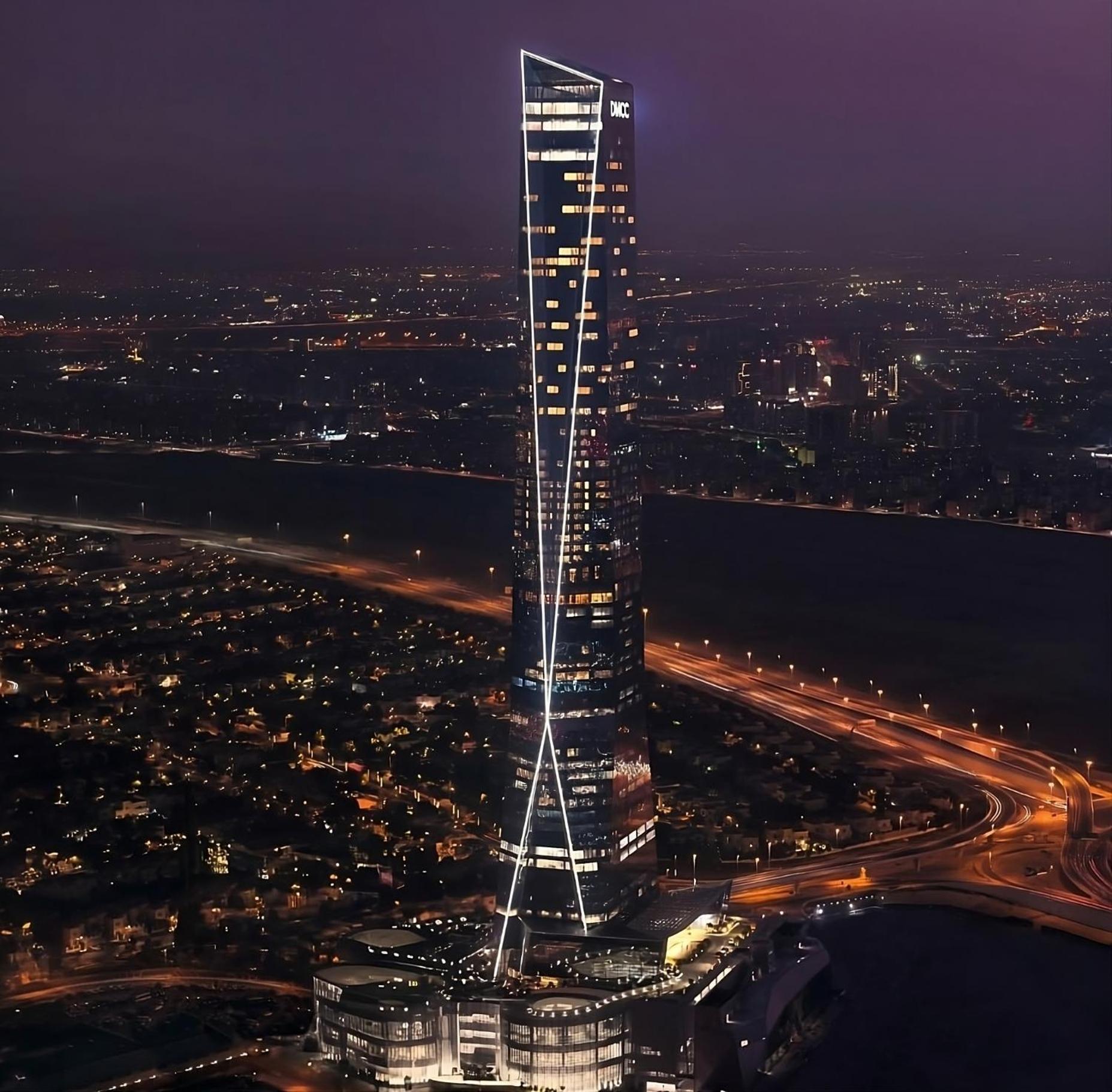 Hotel So/ Uptown Dubaj Zewnętrze zdjęcie The proposed tower at night